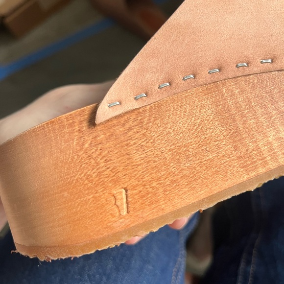 NWT Bryr ‘The Bean’ Clogs in Terra cotta - Picture 3 of 5